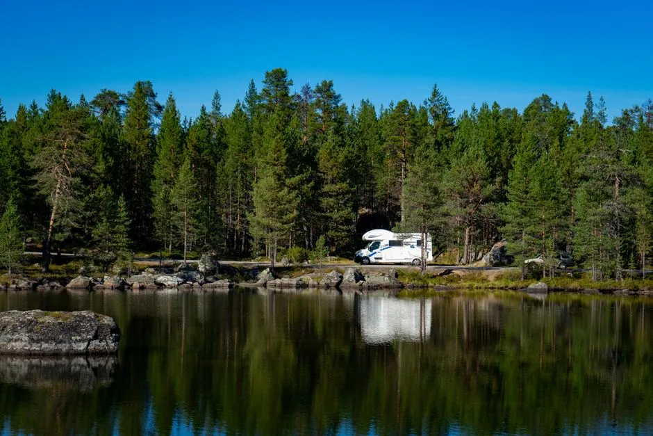 Wohnmobil auf Reise - Strom laden während der Fahrt